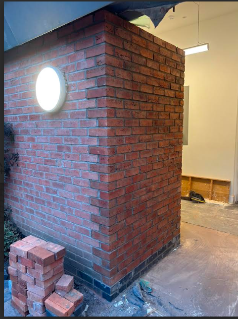 Crisp corner detailing & feature light